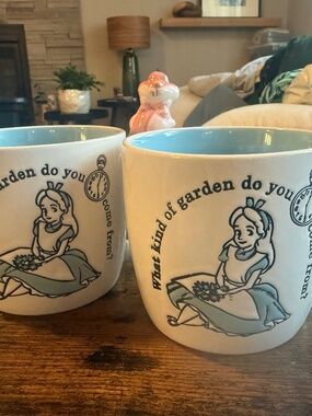 Alice in Wonderland Mugs with Cheshire Cat Stirrer